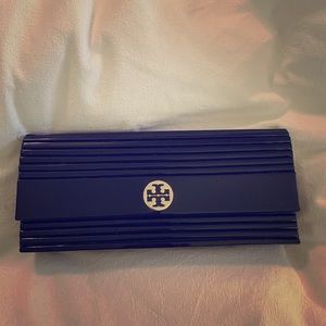 Black acrylic Tory Burch clutch